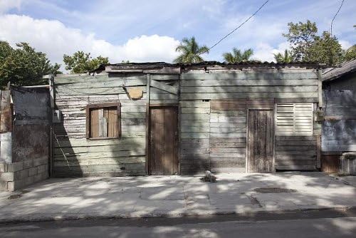 HistoricalFindings fotografija: mala kuća u blizini ulaza u kuću Ernesta Hemingwaya,Havana,Kuba,Highsmith,